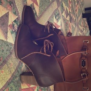 Cute Ugg leather booties